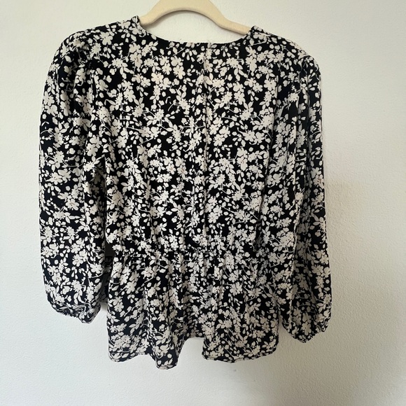 Flower Blouse size L - Picture 2 of 2
